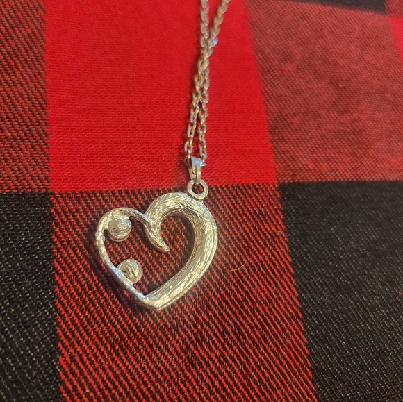 Heart Pendant Necklace - Picture 5 of 6